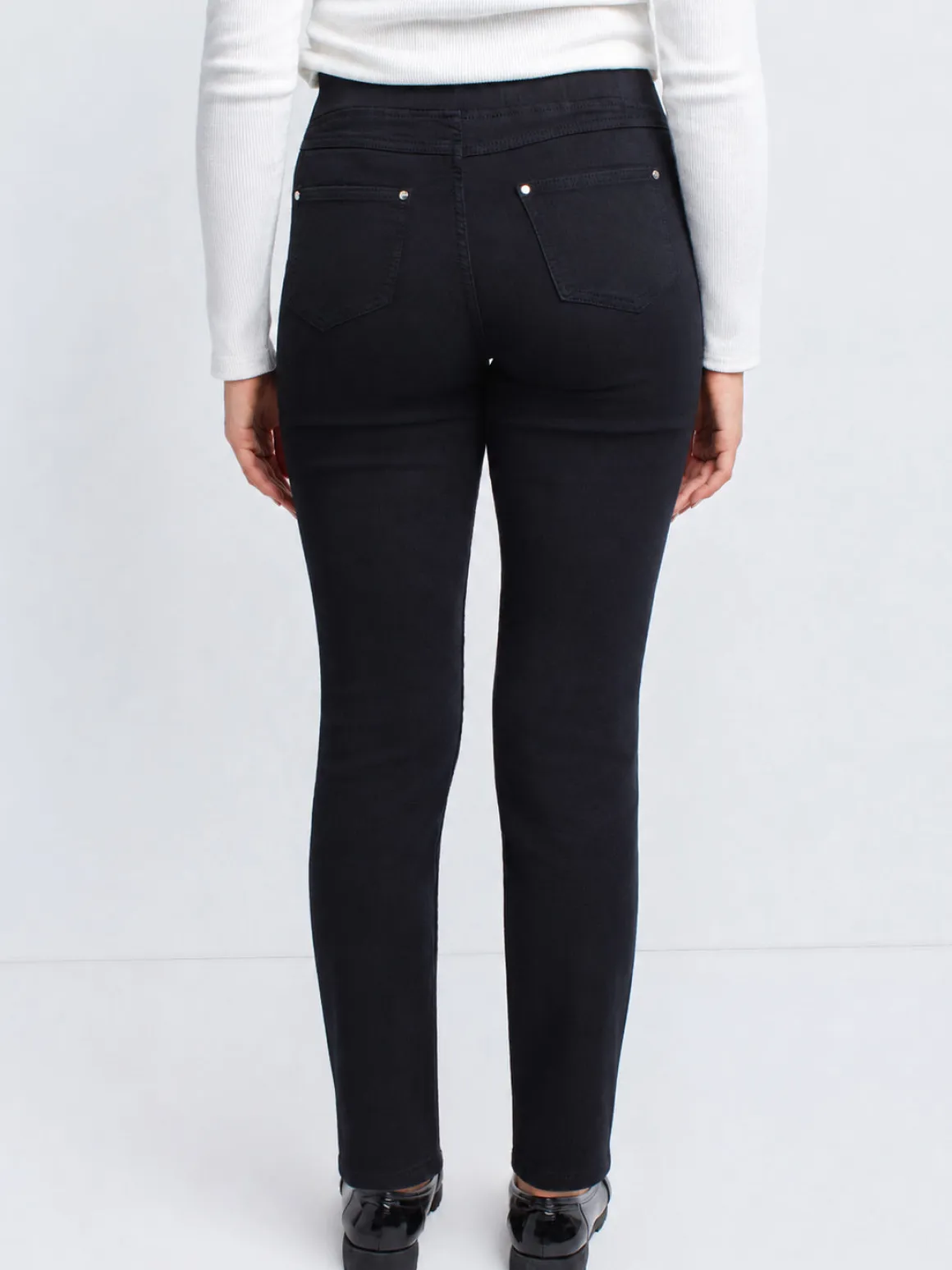 Diana straight-leg pull-on jeans