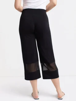 Flared pull-on capri
