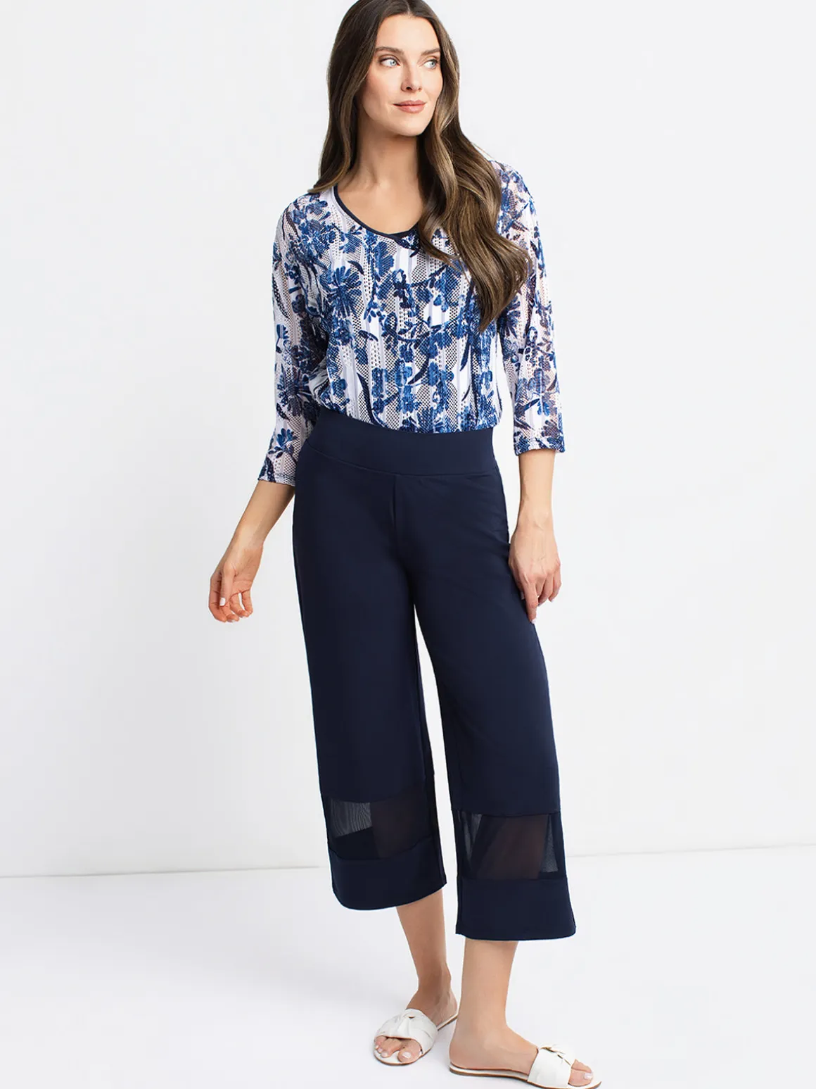 Flared pull-on capri