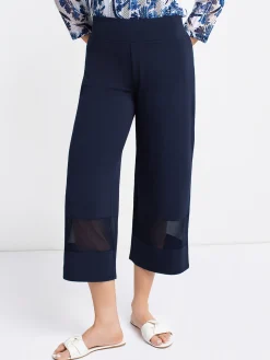Flared pull-on capri