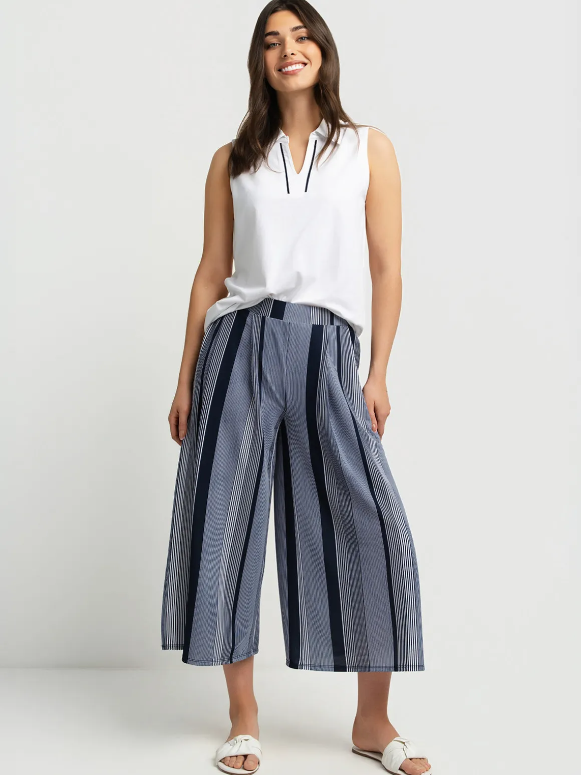 Flared pull-on capri