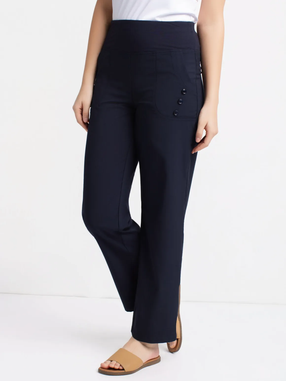 Lightweight pants with an elastic waistband