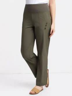 Lightweight pants with an elastic waistband