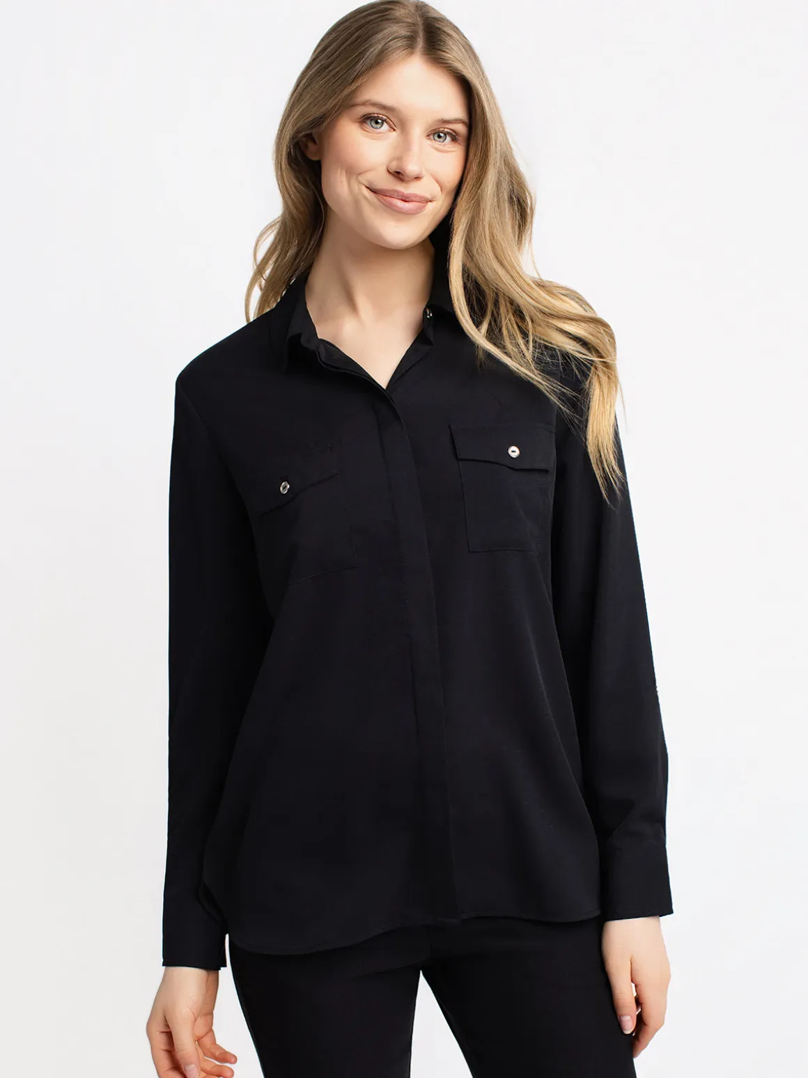 Long-sleeve semi-fitted blouse with buttons