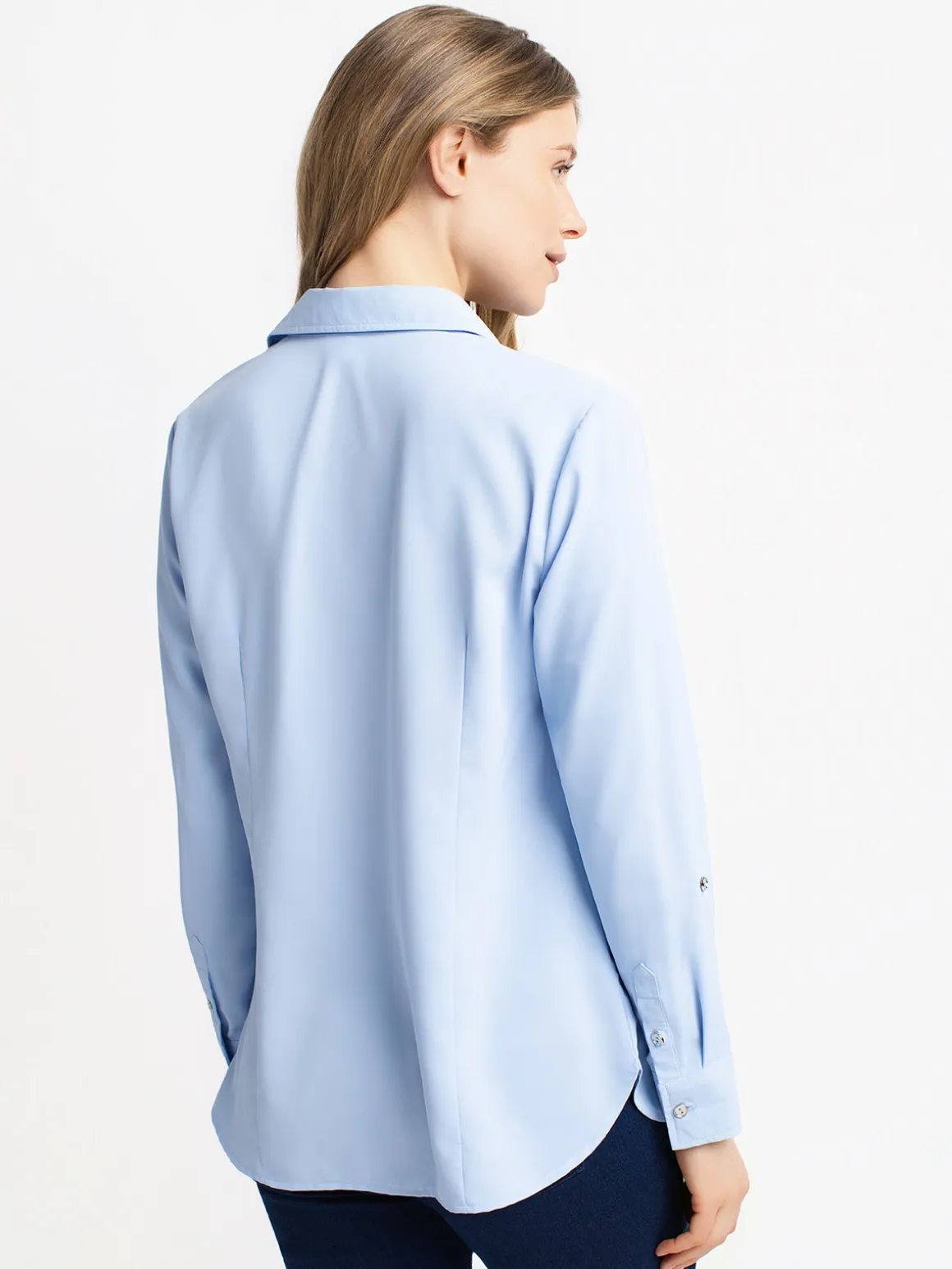 Long-sleeve semi-fitted blouse with buttons