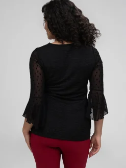 Long-sleeve semi-fitted t-shirt