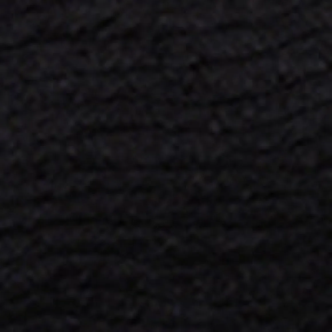 Long-sleeve semi-fitted t-shirt