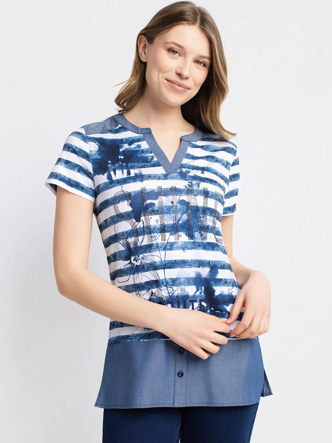 Loose short-sleeve tunic