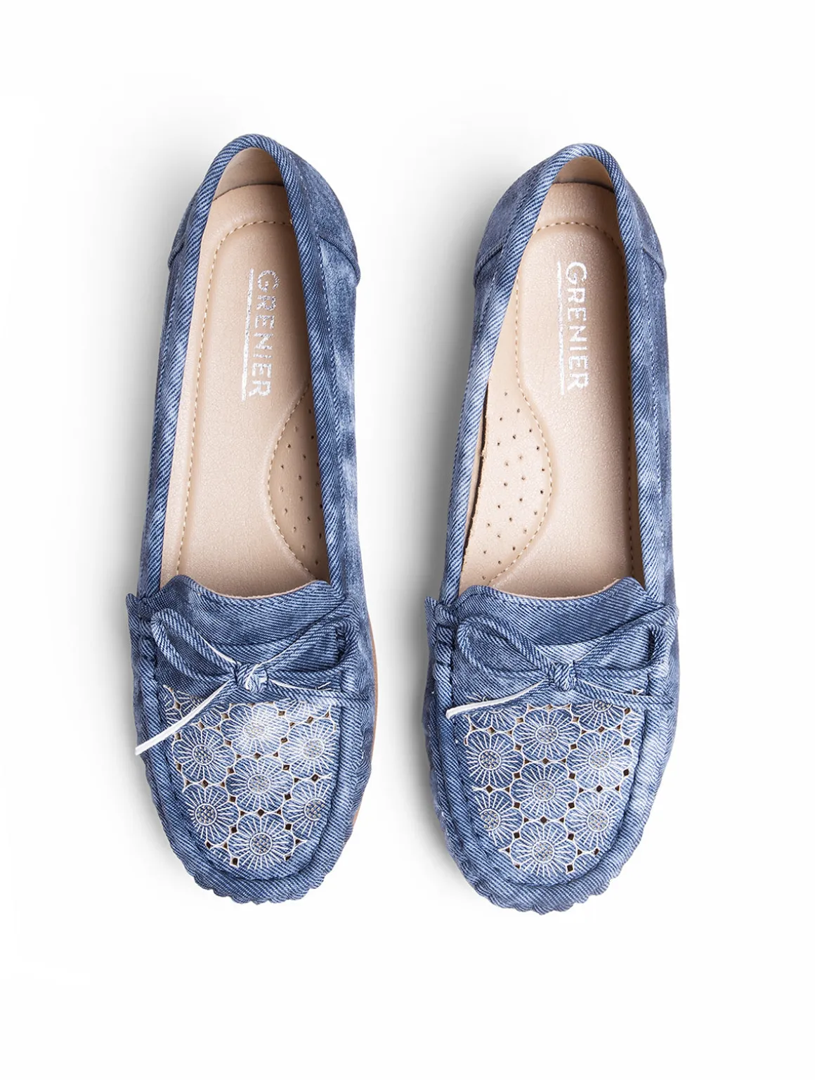 Low heel pumps