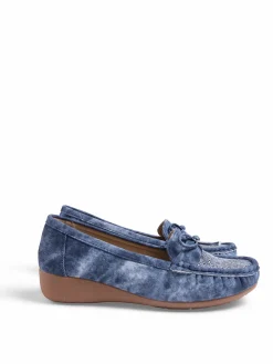 Low heel pumps