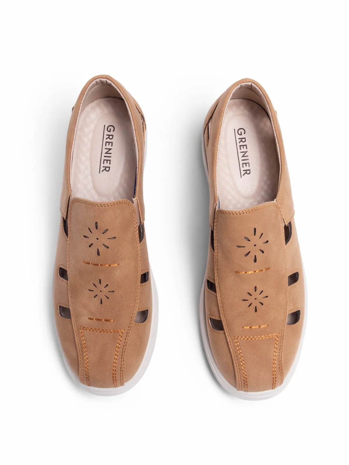 Low heel pumps
