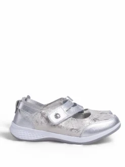 Low heel pumps