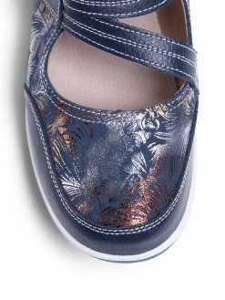 Low heel pumps