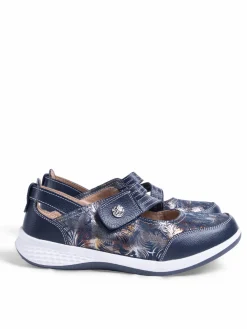 Low heel pumps
