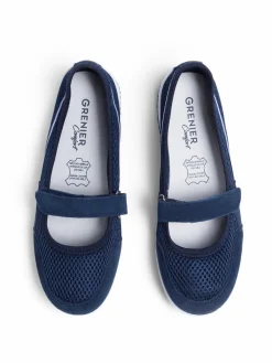 Low heel pumps