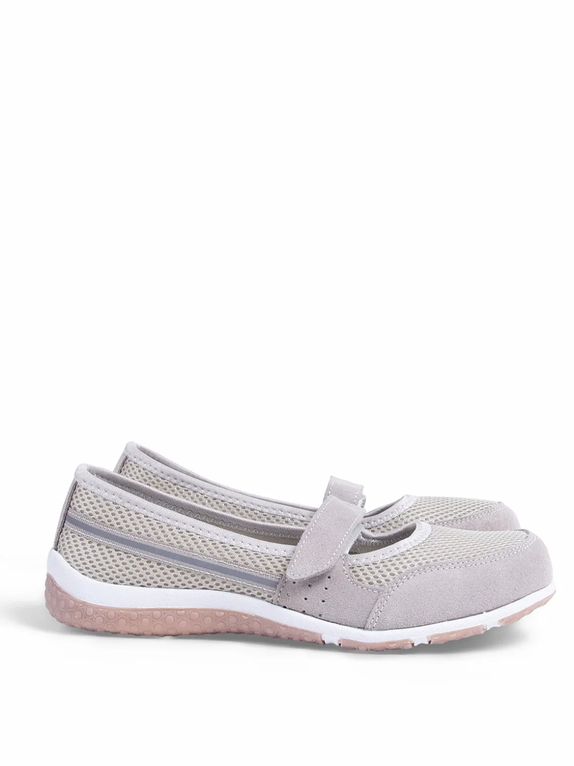 Low heel pumps