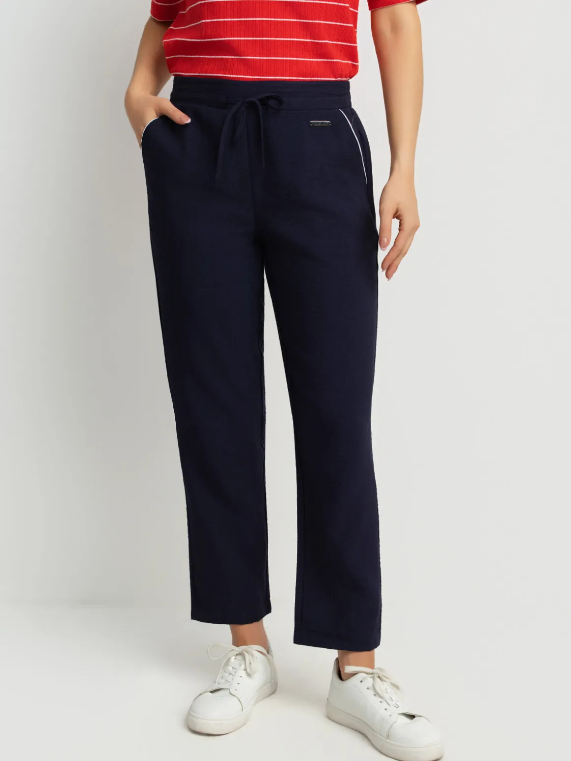 Narrow ankle pull-on dress pant