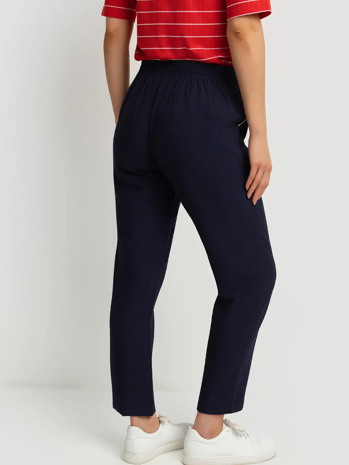 Narrow ankle pull-on dress pant