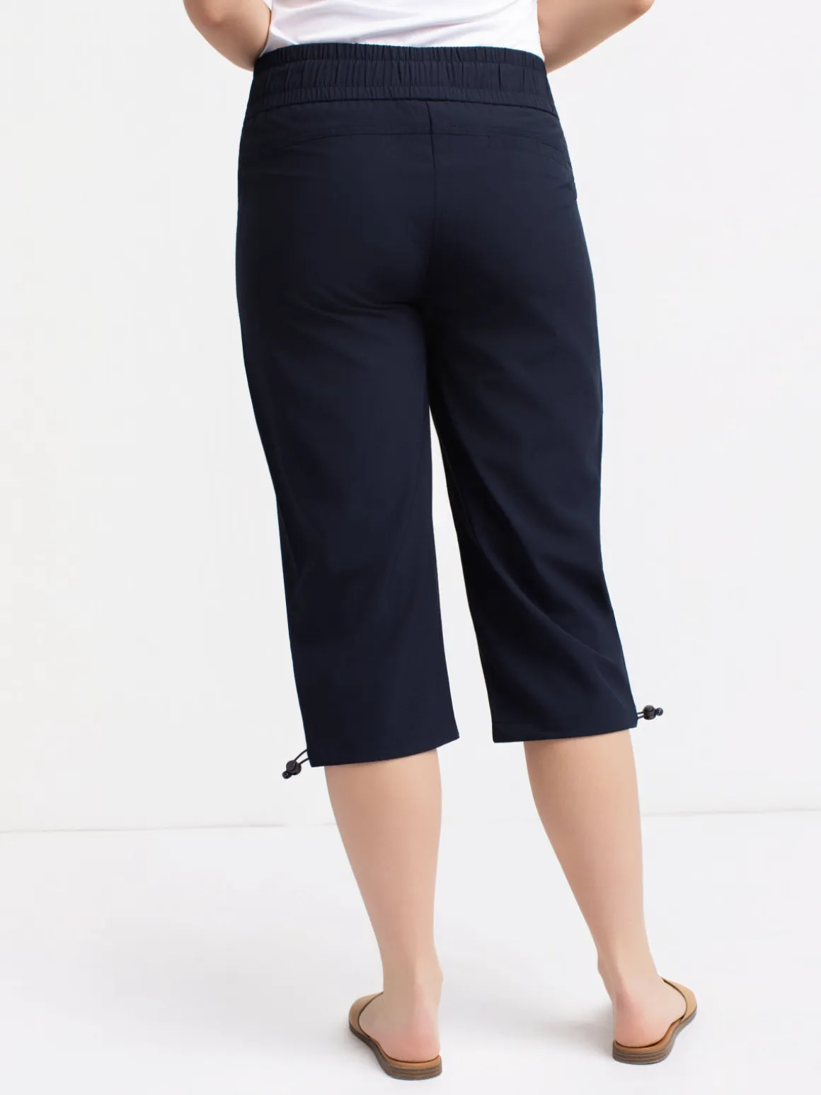 Pull-on capri