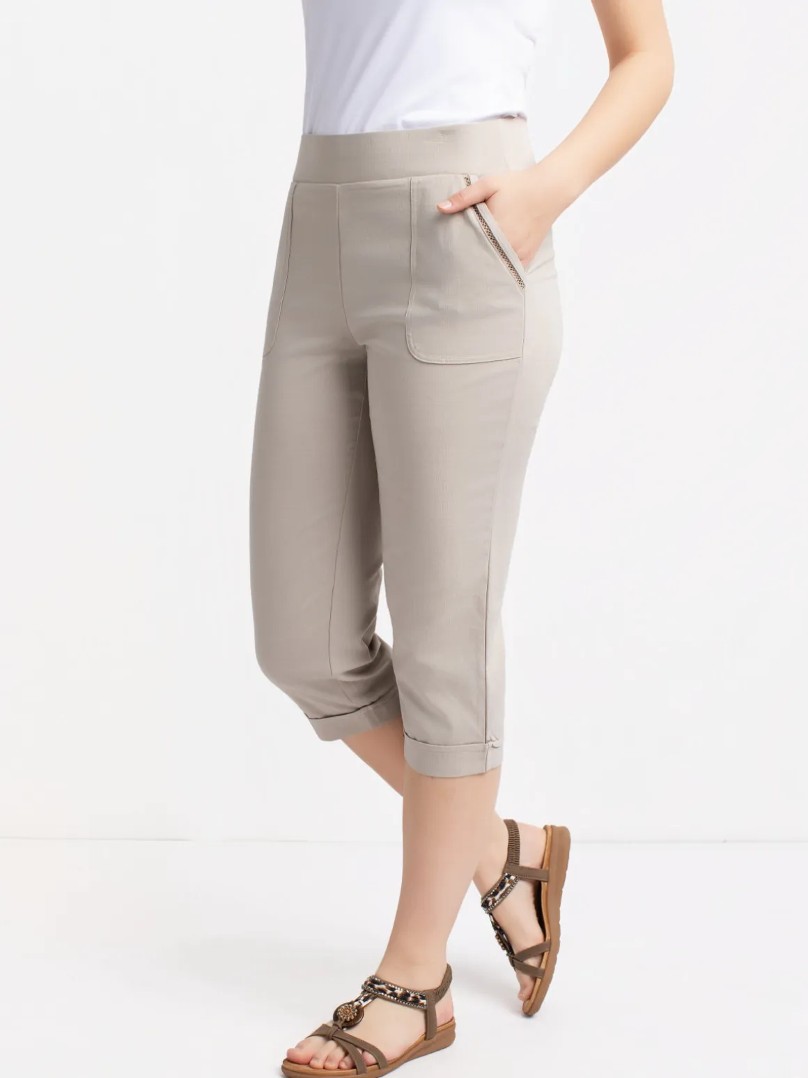 Pull-on capri