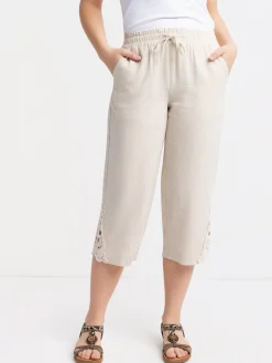 Pull-on capri