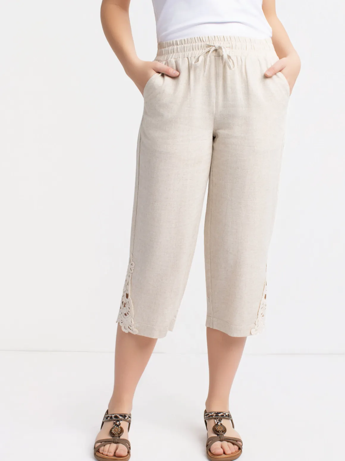 Pull-on capri