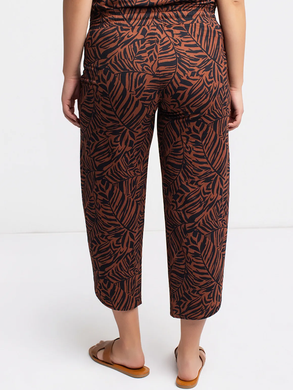 Pull-on cropped pants