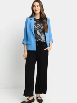 Semi-fitted blazer