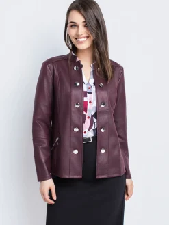 Semi-fitted buttoned jacket