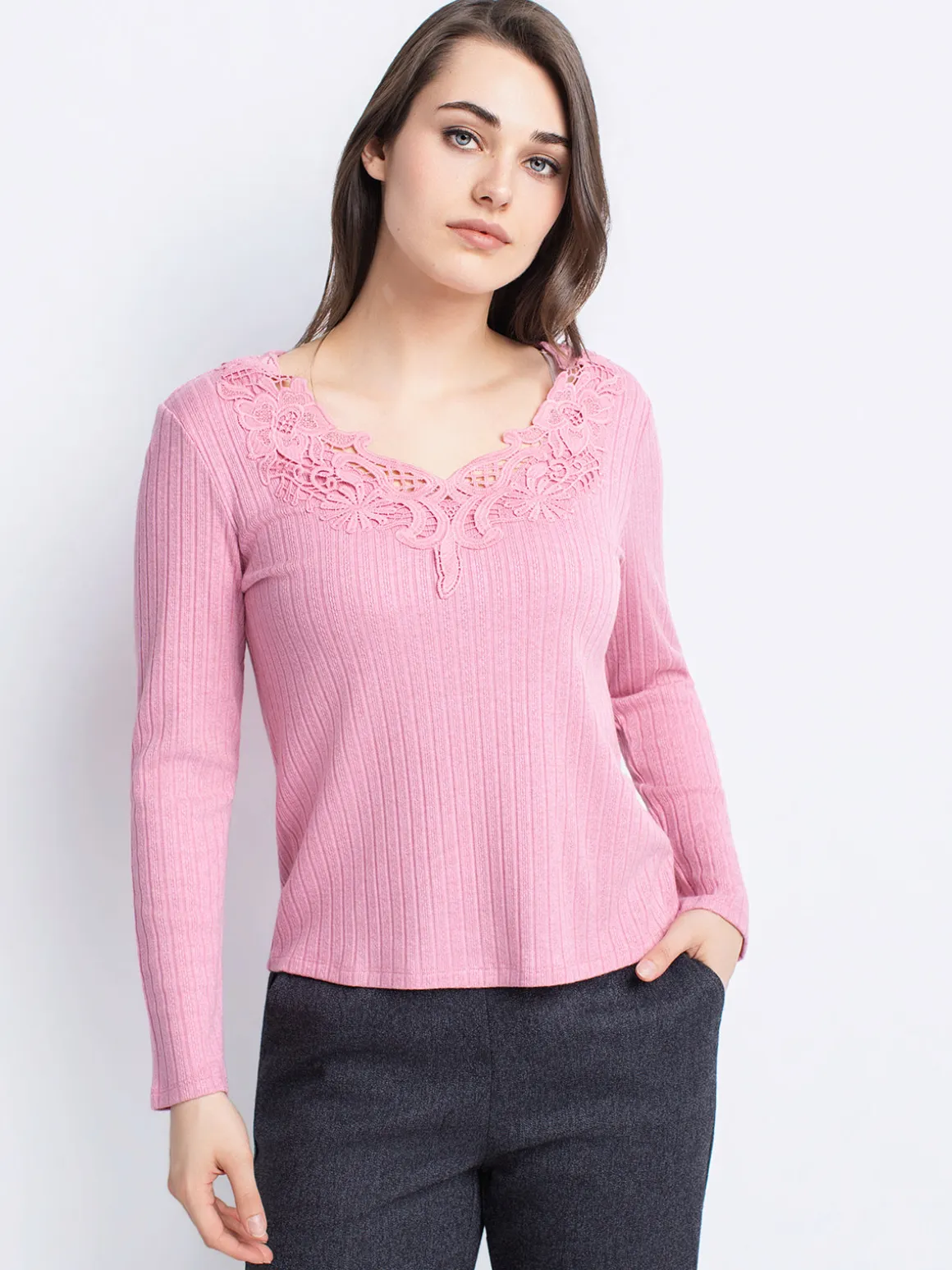 Semi-fitted long-sleeve shirt