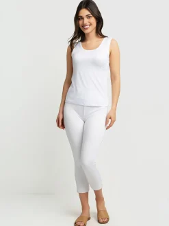 Semi-fitted pull-on capri