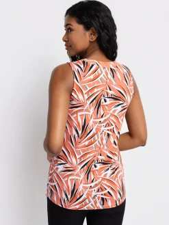 Semi-fitted sleeveless tunic
