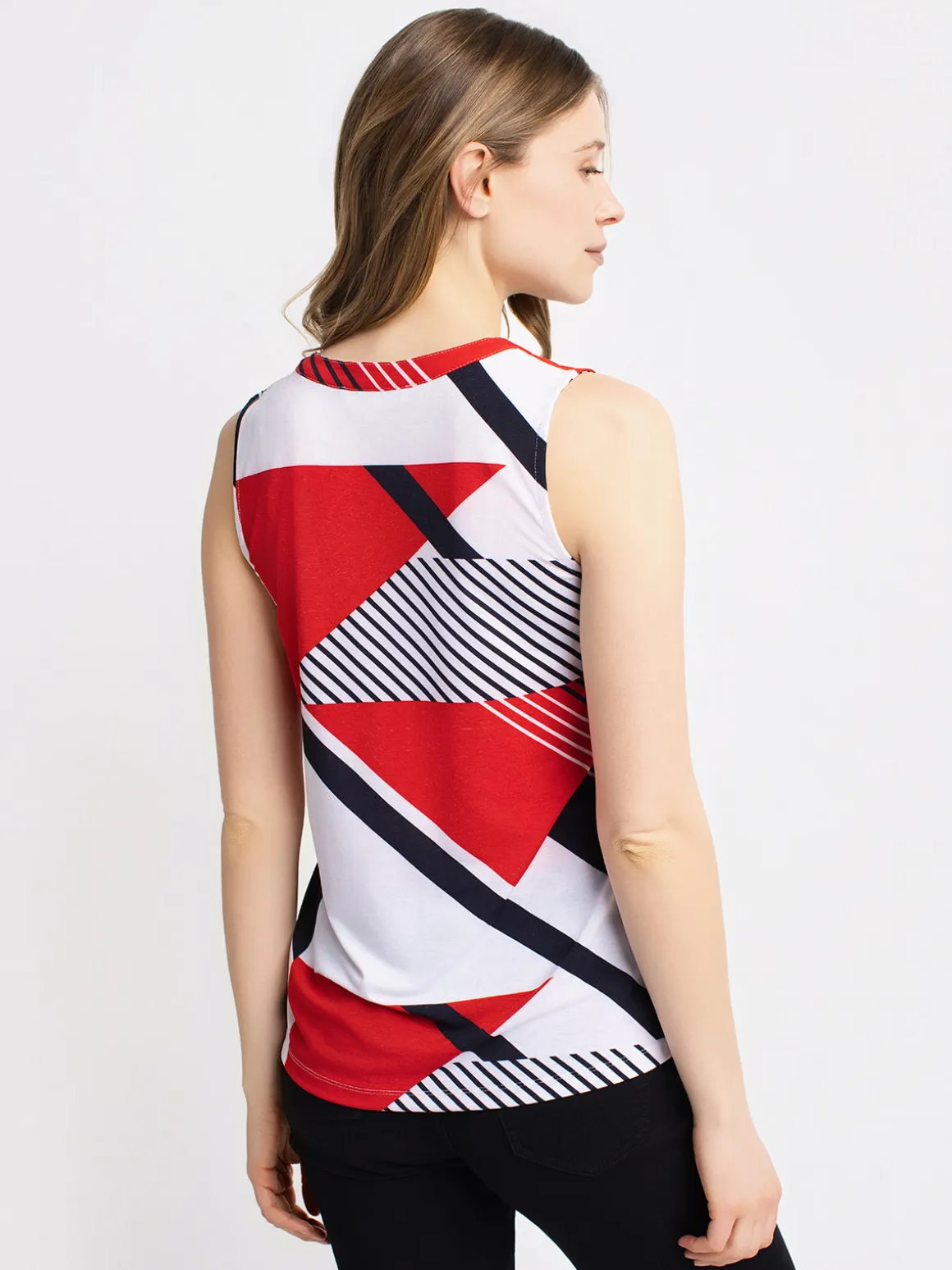 Semi-fitted sleeveless tunic