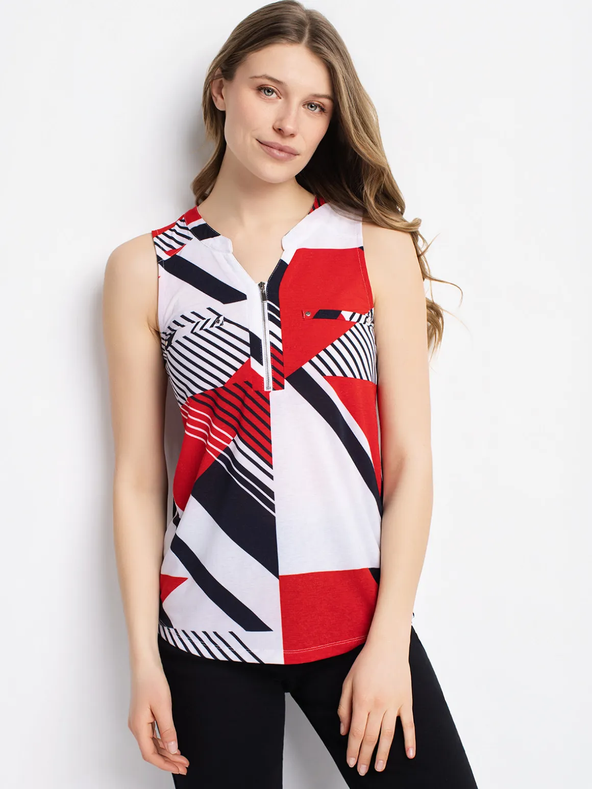Semi-fitted sleeveless tunic