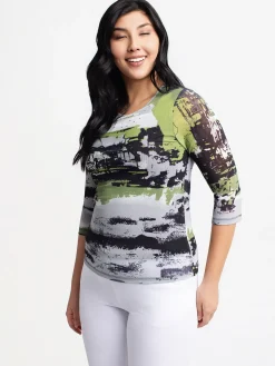 Semi-fitted 3/4 sleeve shirt