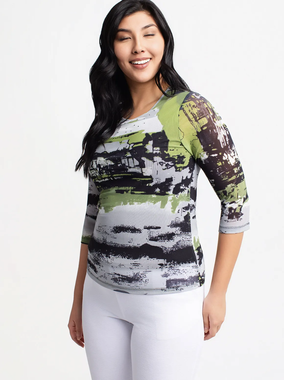 Semi-fitted 3/4 sleeve shirt