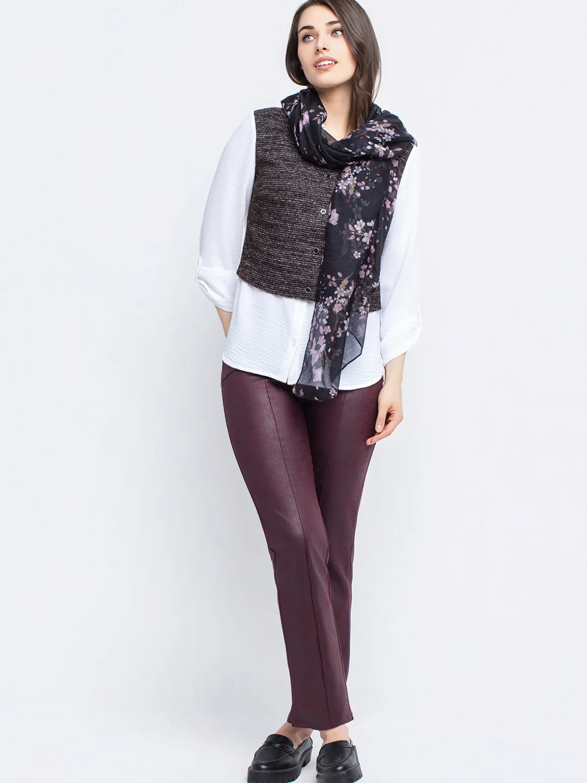 Semi-fitted straight pull-on pants - Petite