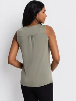 Semi-fitted tank top