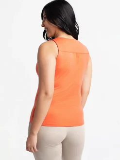 Semi-fitted tank top