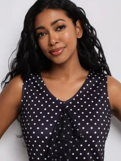 Semi-fitted tank top