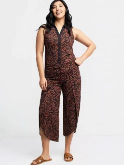 Semi-fitted tank top