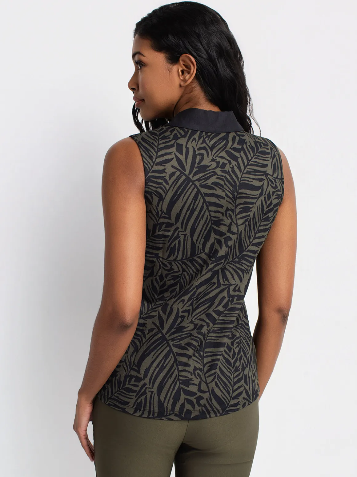 Semi-fitted tank top