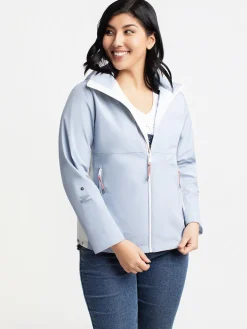 Short semi-fitted coat