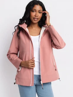 Short semi-fitted coat