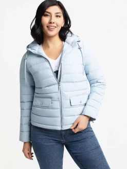 Short semi-fitted coat
