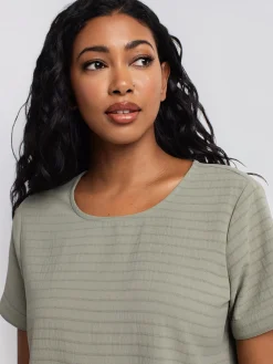 Short-sleeve loose blouse