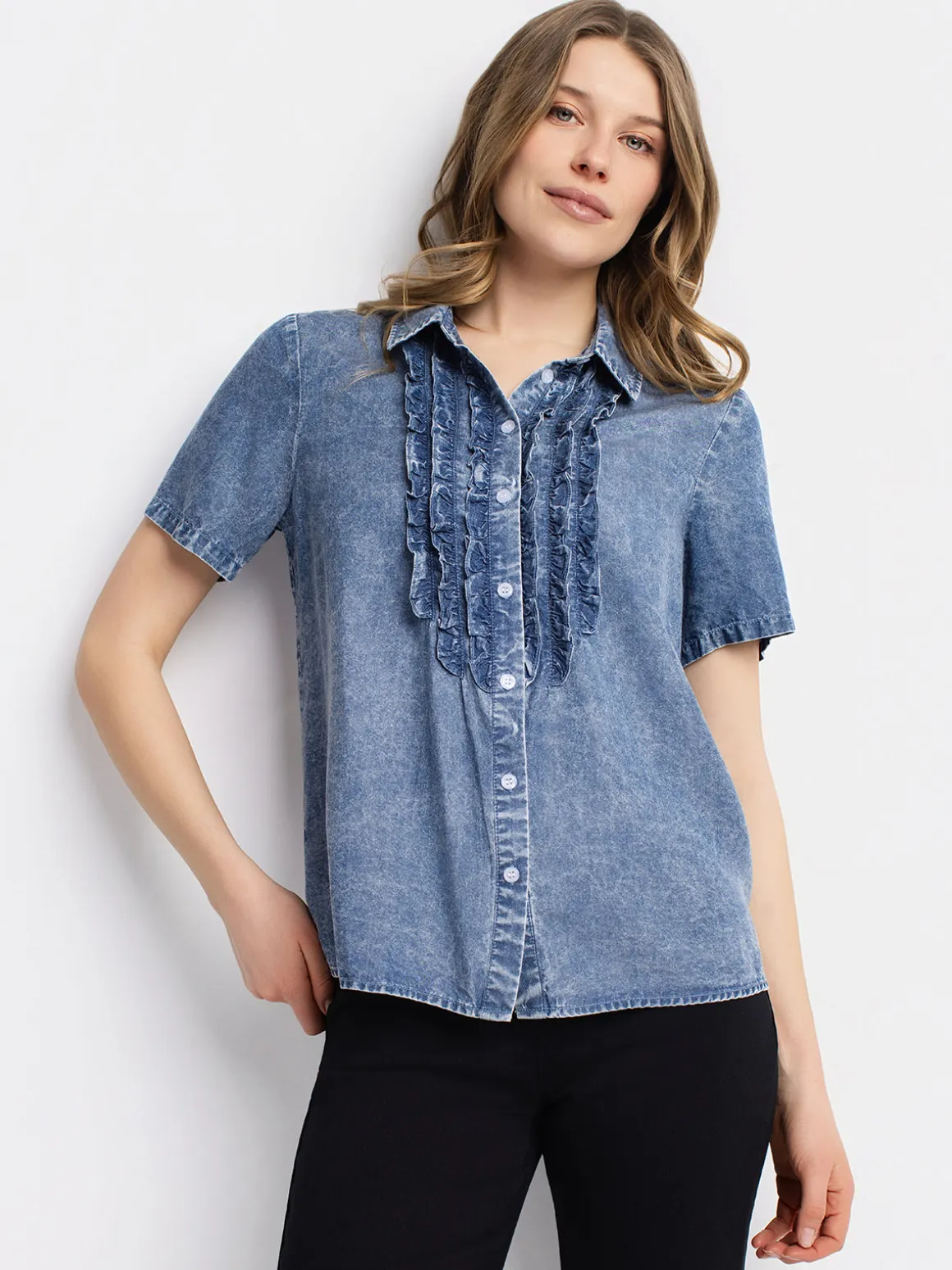 Short-sleeve loose blouse with buttons