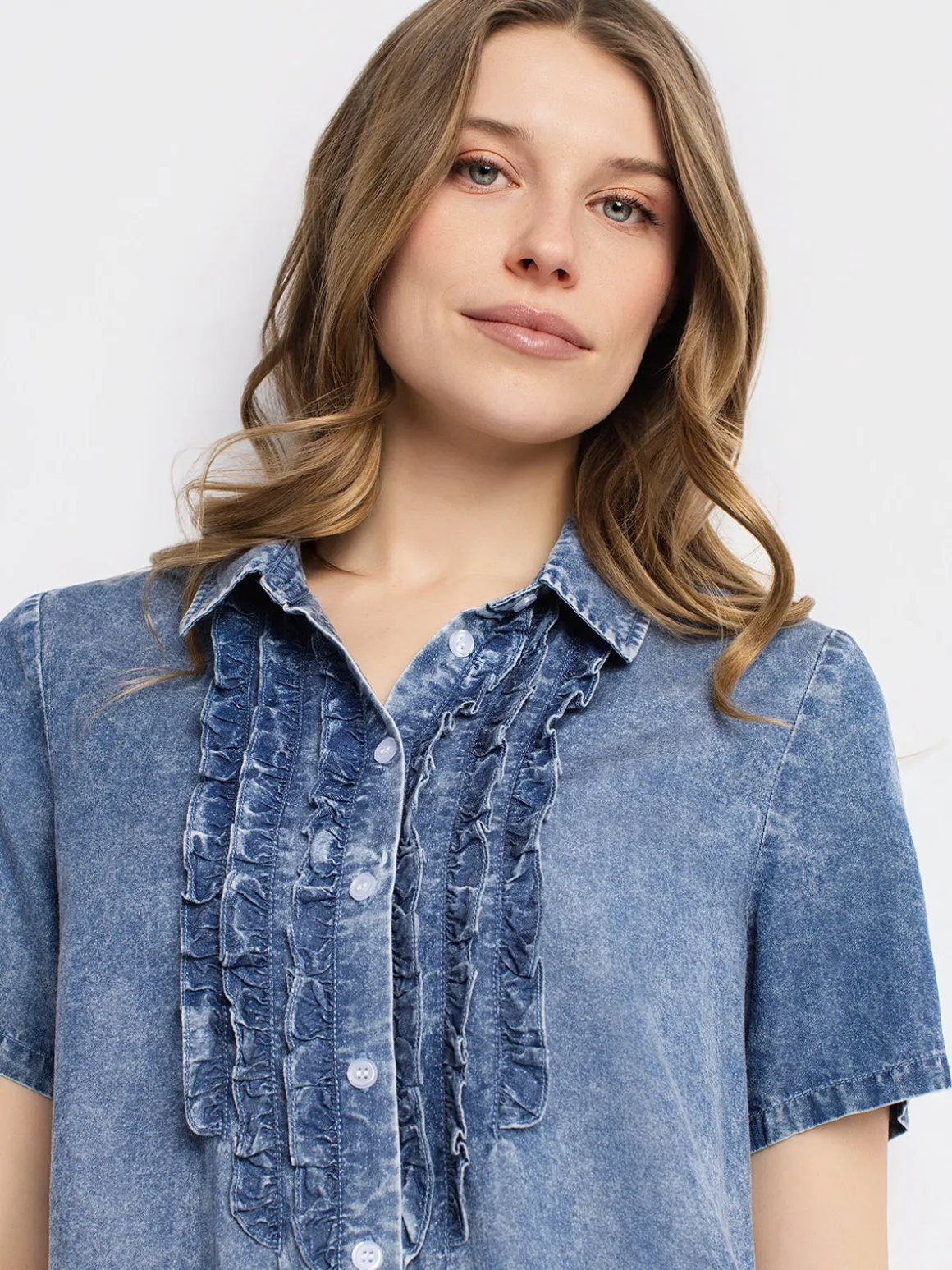 Short-sleeve loose blouse with buttons
