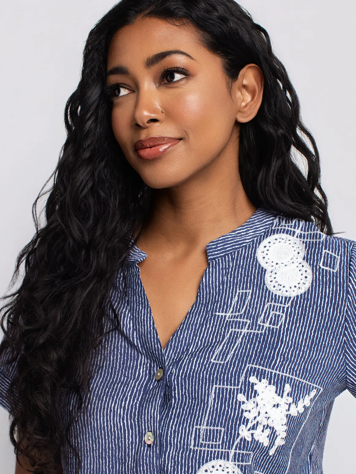 Short-sleeve loose blouse with buttons