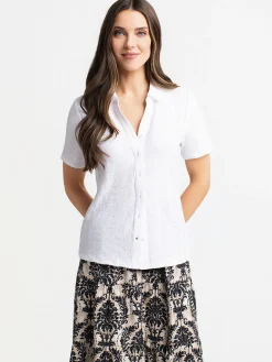 Short-sleeve semi-fitted blouse with buttons